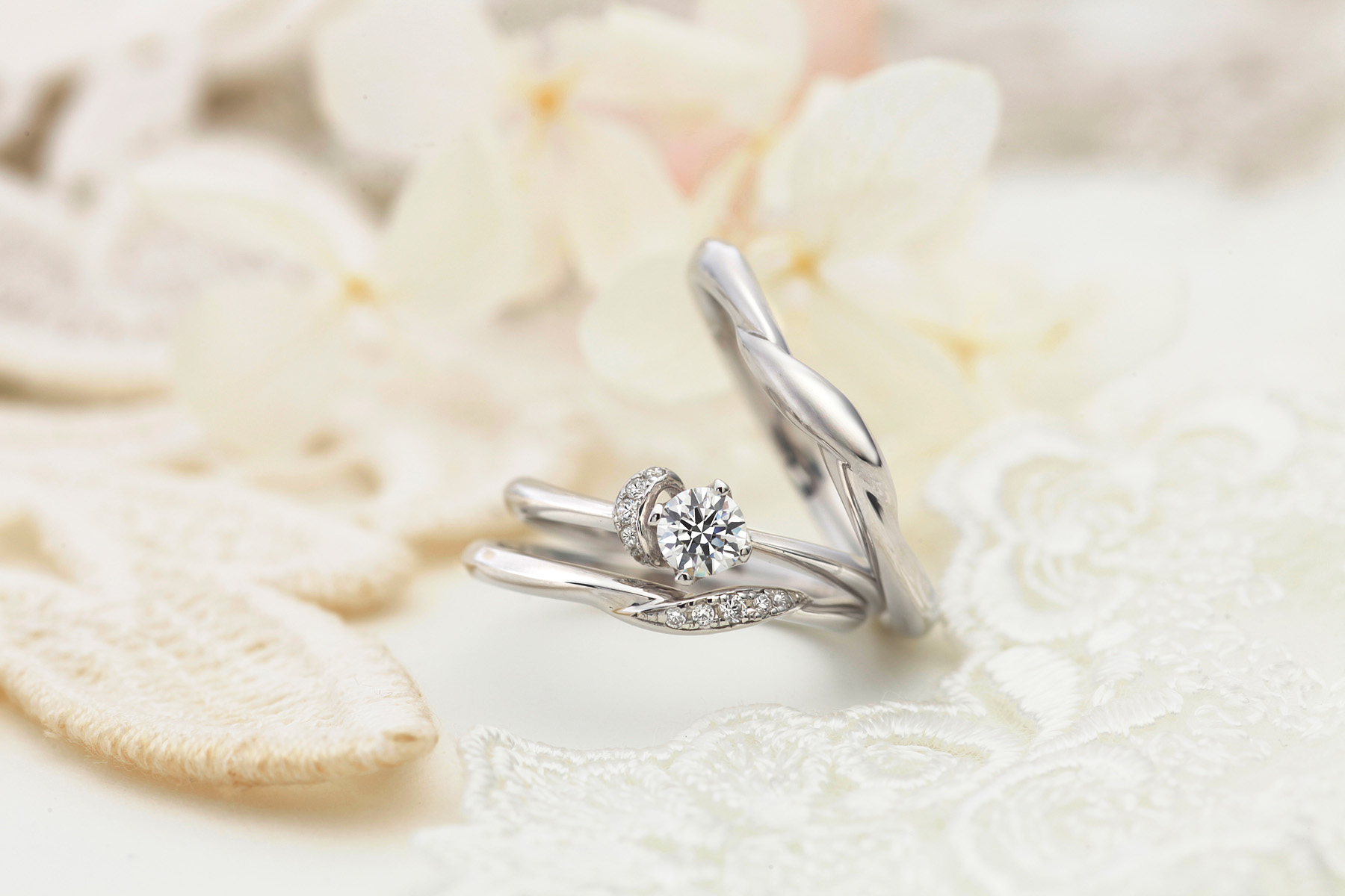 VIVAGE ソネットのセットリング(婚約指輪と結婚指輪の重ね着け)