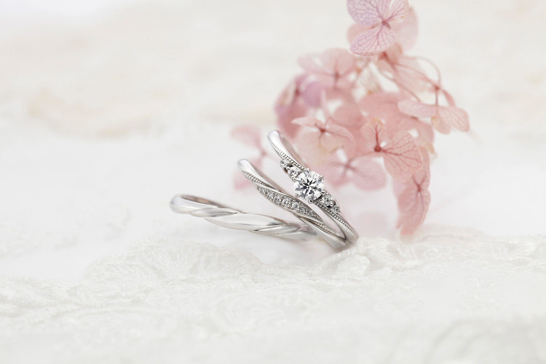 VIVAGE アベニールのセットリング（婚約指輪と結婚指輪の重ね着け）